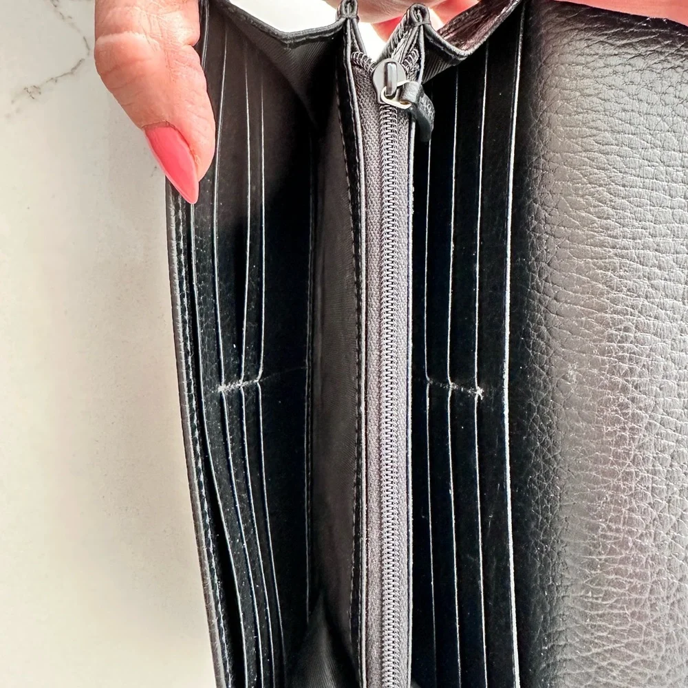 Gucci Black Wallet with Gold Interlocking G - Picture 5 of 12